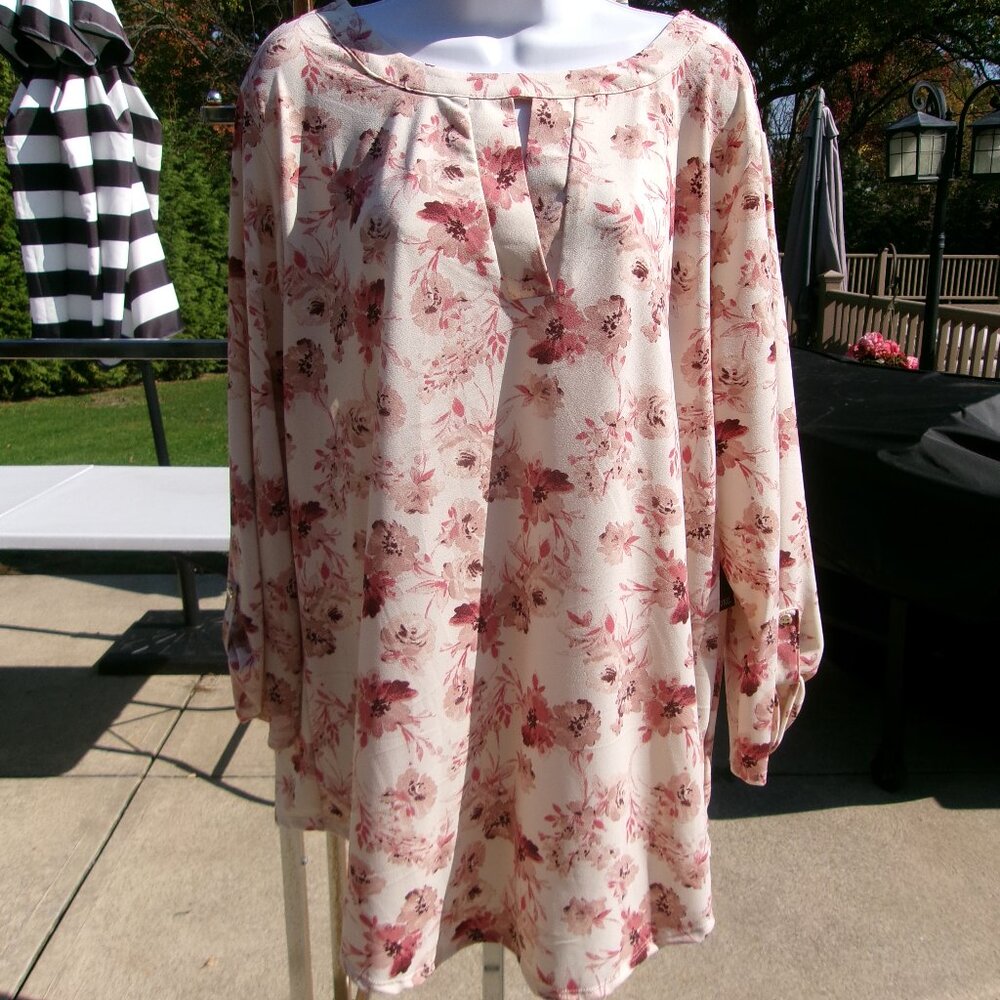 NWT CURE IVORY&PINK FLORAL PRINT TOP 3XL